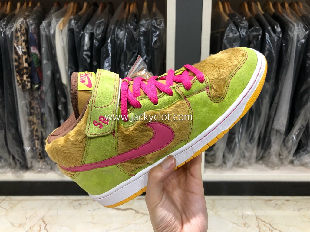 nike dunk mama bear